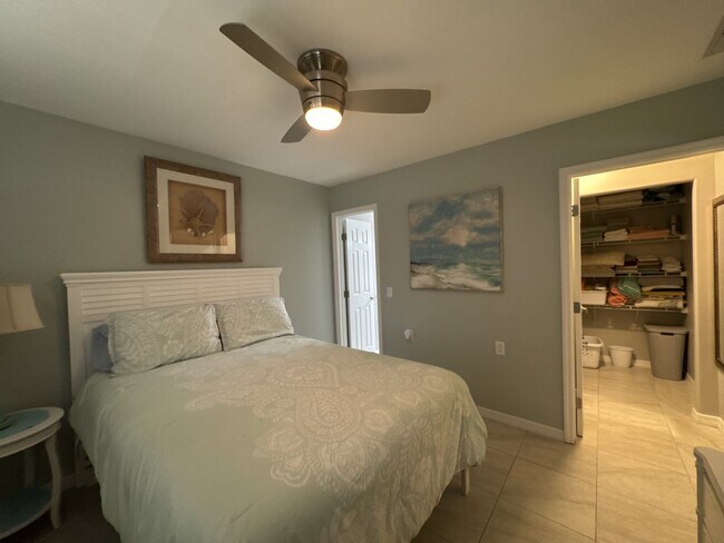 Photo - 108 Colonia Ln W