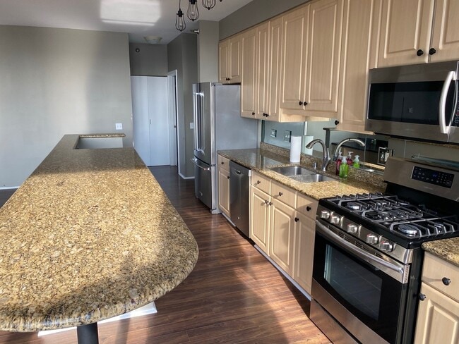 Photo - 330 N Jefferson St Unidad 1305