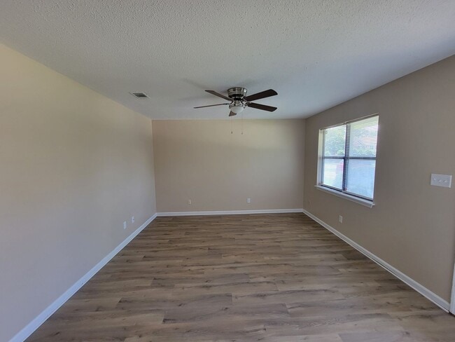 Photo - #207 Flores Lane Unit B