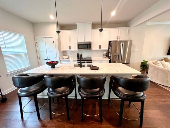 Photo - Canonsburg - 3 Bedroom 2.5 Bathroom Townhome For Rent