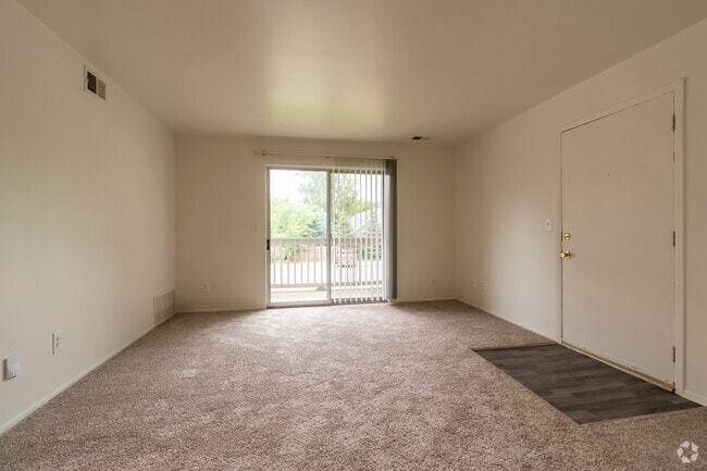 2BR, 1BA - 790SF - Living Room - Lexington Manor