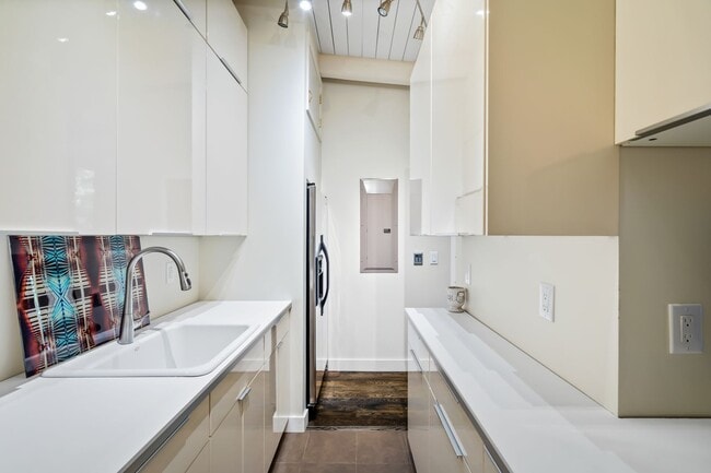 Photo - 2/2 with carport - fenced backyard