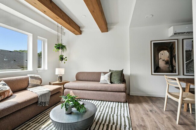 Photo - 925 NE 23rd Ave Unit ID1309877P