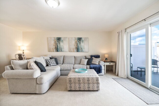 Building Photo - 128 Ashworth Ave Unit ID1333659P