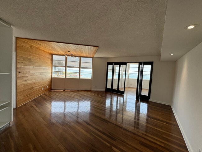 Photo - 905 Brickell Bay Dr