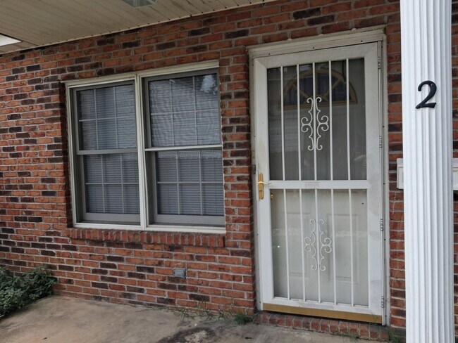 Building Photo - 208 W Watauga Ave Unit #2