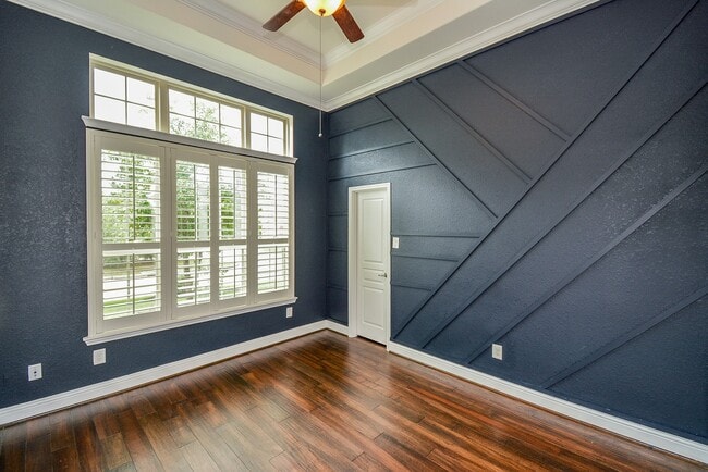 Photo - 11 Waterfall Way