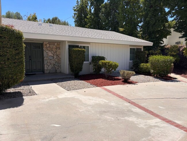 Photo - 24360 Crestlawn St