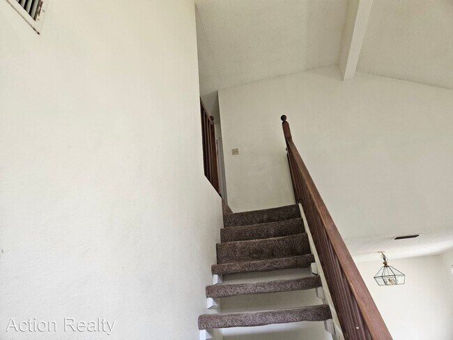 Photo - 3 br, 2.5 bath House - 8006 Grand Bend