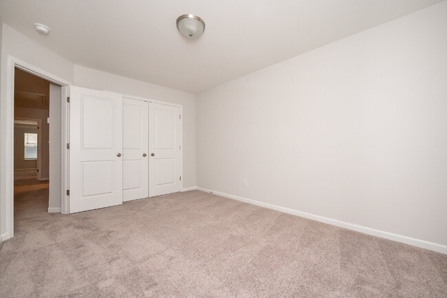 Photo - Elegant 3BR,2.5BA Townhome with Modern Finishes $1950/mo rent***