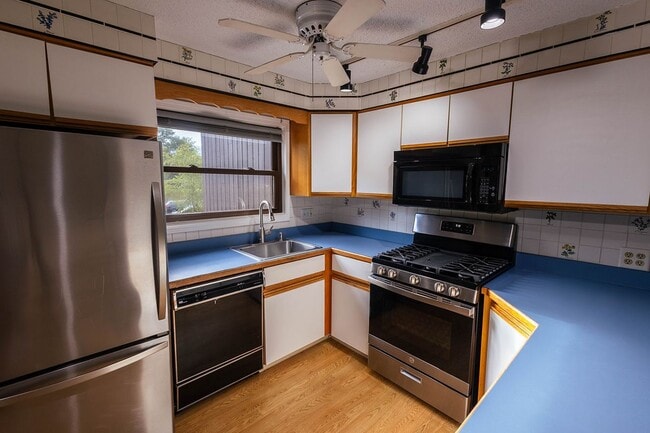 Photo - 166 Natchaug Dr