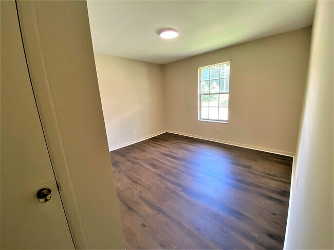 Photo - Edgemont Apartments Unit 4