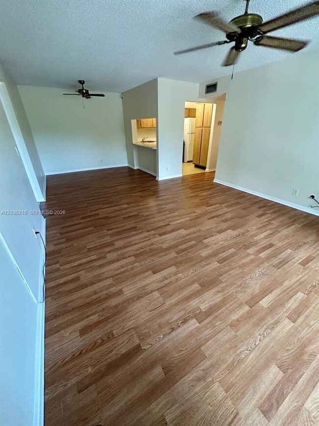 Building Photo - 1113 Green Pine Blvd Unit H2