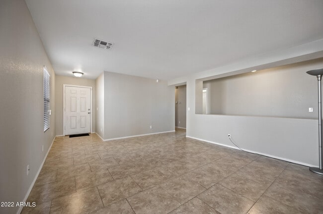 Photo - 2820 E Augusta Ave