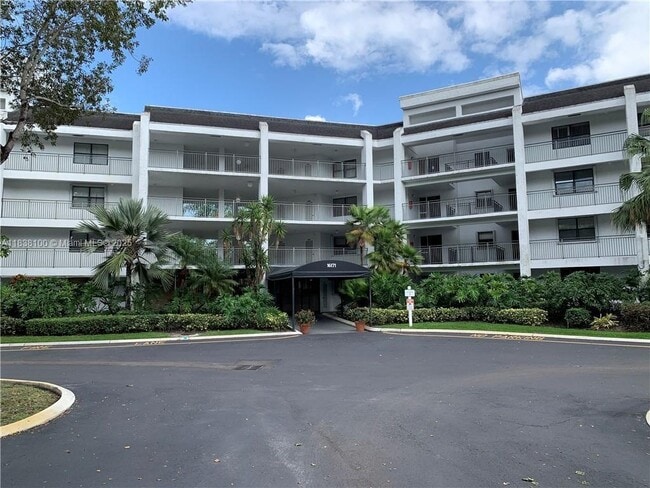 Building Photo - 16171 Blatt Blvd Unit 413 Rental