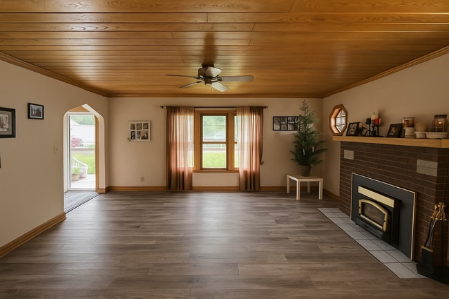 Living Room - 607 W Picnic St