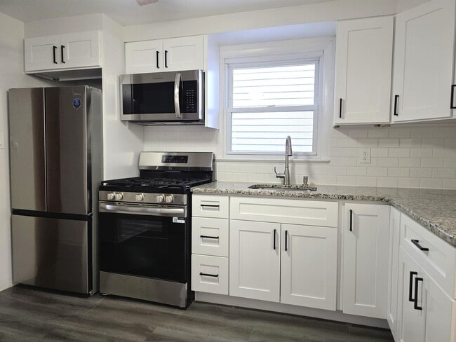 Building Photo - 195 South St Unit 2