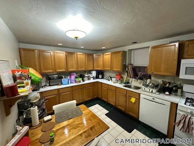 Photo - 2036 Massachusetts Ave Unidad 4