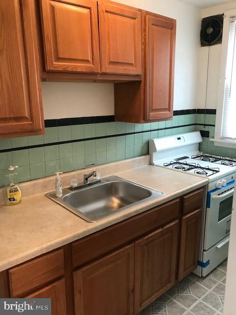 Photo - 2124 Shallcross St