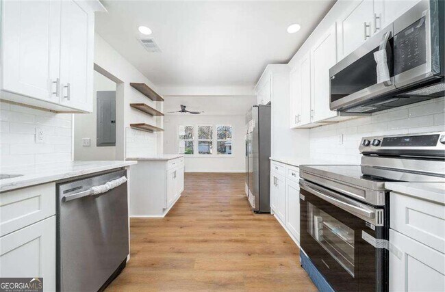 Photo - 2215 Gordon Cir