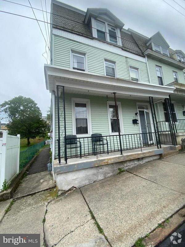 Building Photo - 713 Laurel Blvd Rental
