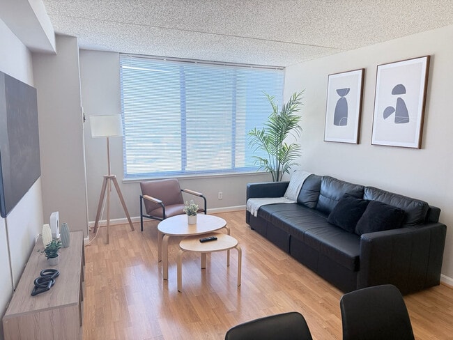 Building Photo - 401 12th St S Unit SI FL20-ID1508863P