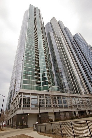 Building Photo - 1201 S Prairie Ave Unit 706 Rental