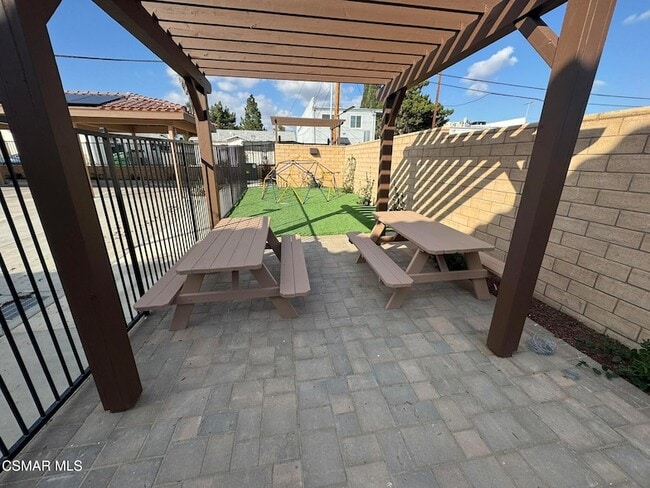 Photo - 1850 Buyers St Unit 204