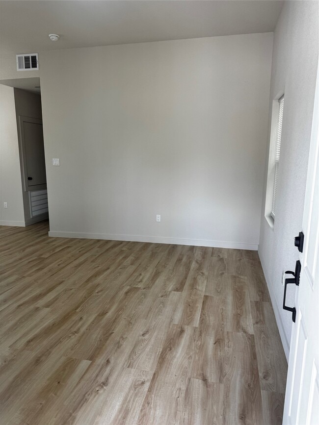 Photo - 9713 Cargill St