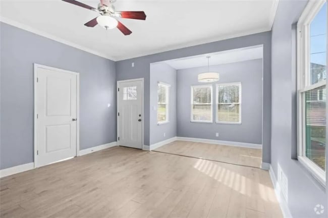 Building Photo - 609 Parsons St SW Rental