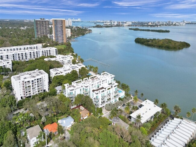 Building Photo - 650 NE 64th St Unit G309