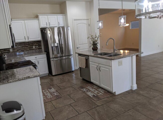 Photo - Beautiful 4 Bedroom in NW Pines