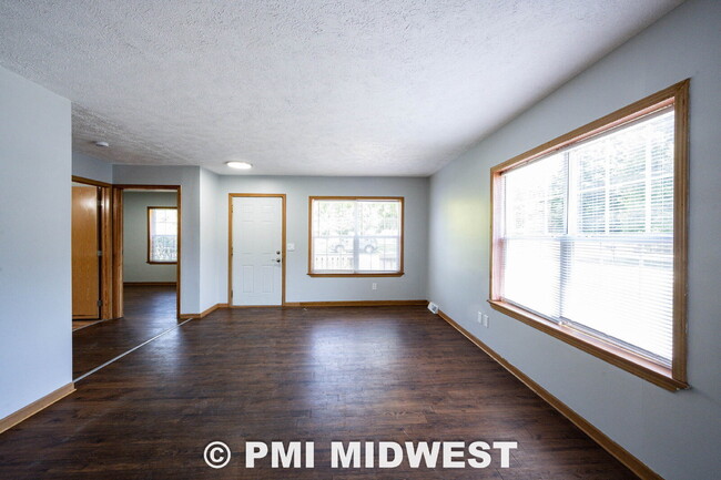"Charming 4-Bedroom Home with 2 Full Baths in Arcadia – Your Spacious Retreat Awaits!"