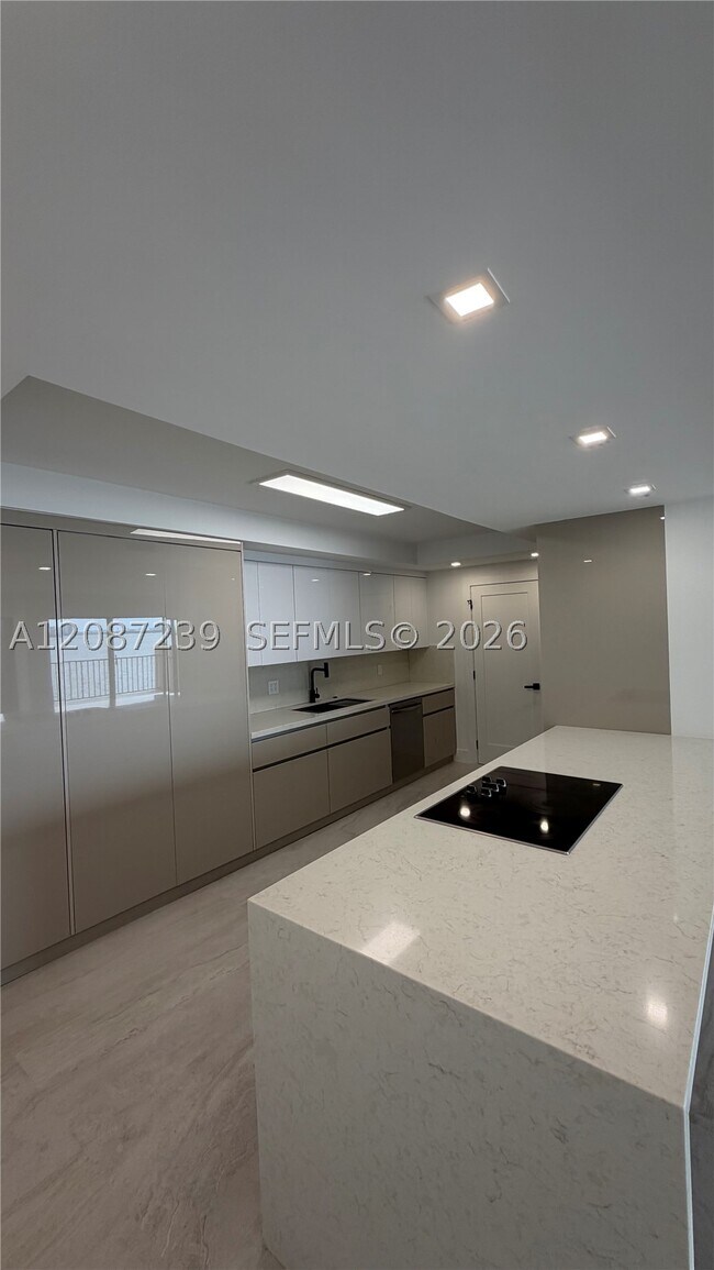 Photo - 1800 NE 114th St Unit 605