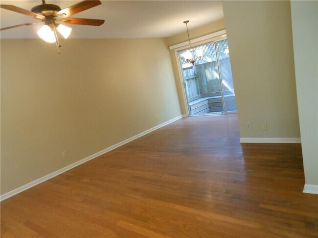 Photo - 2516 Enfield Rd Unidad 102