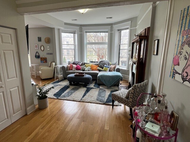 Photo - 715 W Roscoe St Unit 2