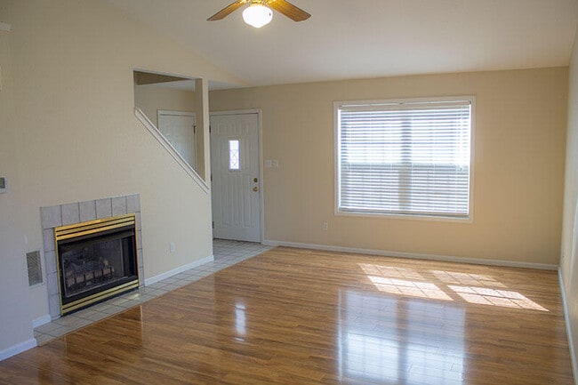 Photo - 5204 Tessa Way