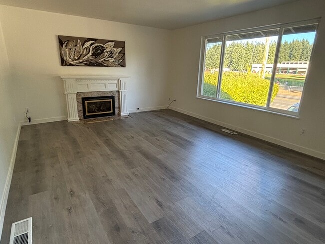 Photo - 2248 Madrona Dr SE