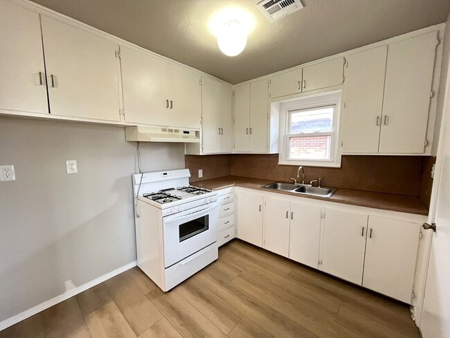 Photo - 2 Bed 1 Bath in Bethany