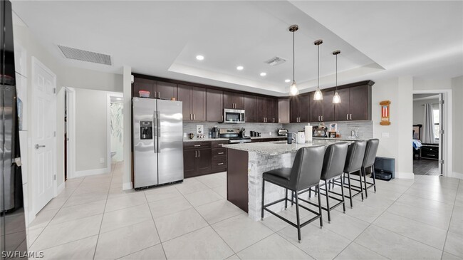 Photo - 569 Croydon Ave S