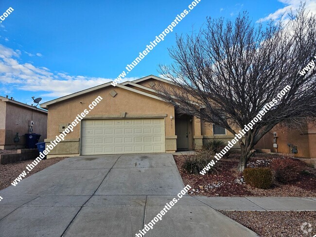 Building Photo - Available NOW! Nice 4 Bedroom 2.5 Bathroom... Rental