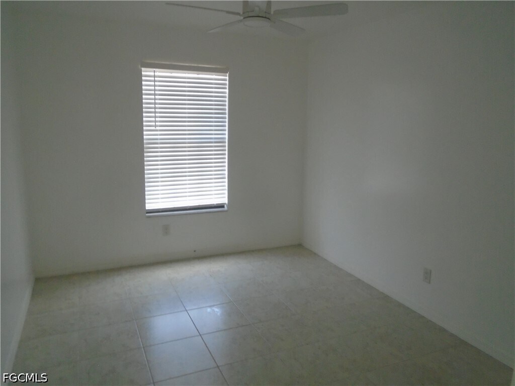 Photo - 1228 Trafalgar Pkwy