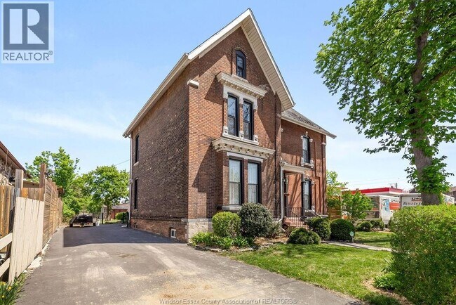 Photo - 274 Crawford Ave