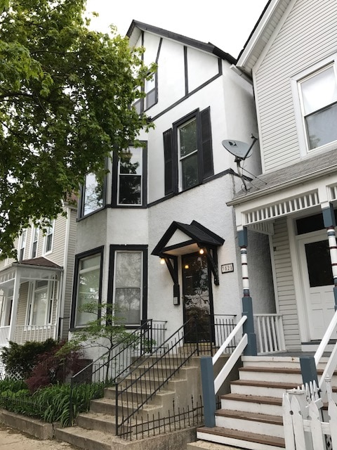 Building Photo - 3521 N Seminary Ave Unit 2
