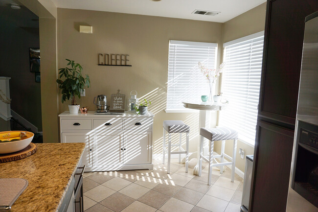 Breakfast nook - 38974 Swordfish Cmn Townhome