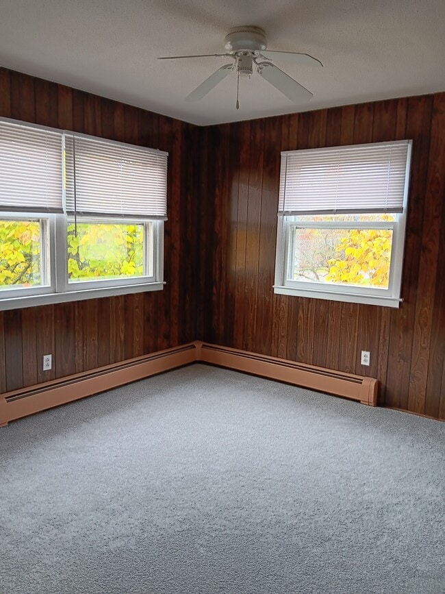 Photo - 2479 Malletts Bay Ave