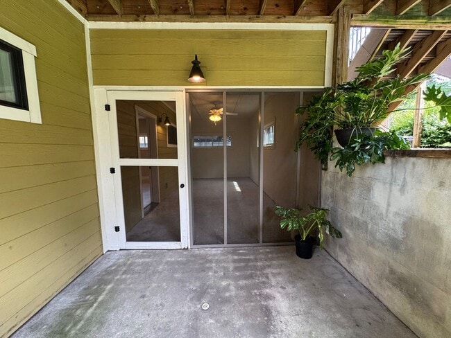 Photo - Downtown - Contemporary Apartment minutes ...