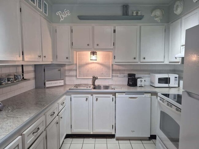 Photo - 5800 Fernley Dr W