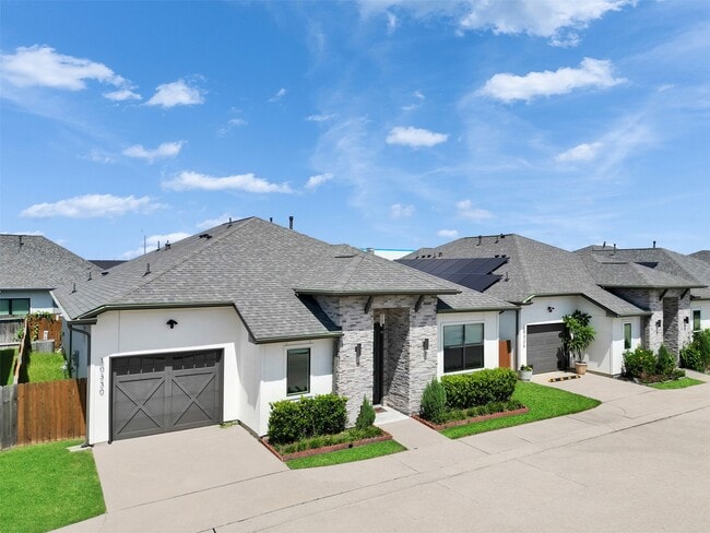 Building Photo - 10330 Grove Row Ave
