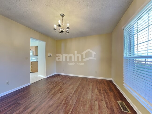 Photo - 1813 Bell Tower Cir